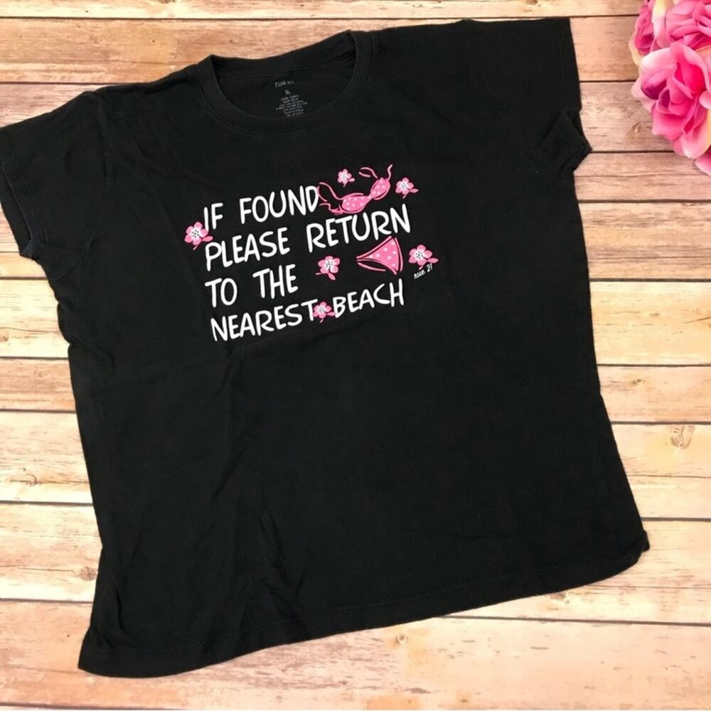 Rue 21 Graphic T-shirt, size XL junior. Excellent condition!